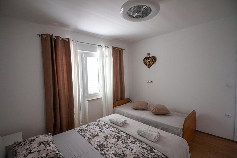 Apartment Zvjezdana Omiš Exteriör bild